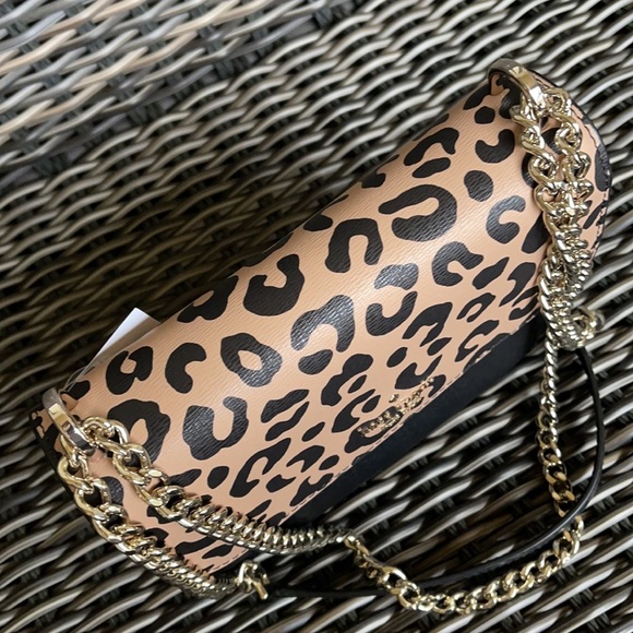 Kate Spade NY remi graphic leopard print pattern flap chain crossbody - Picture 3 of 16